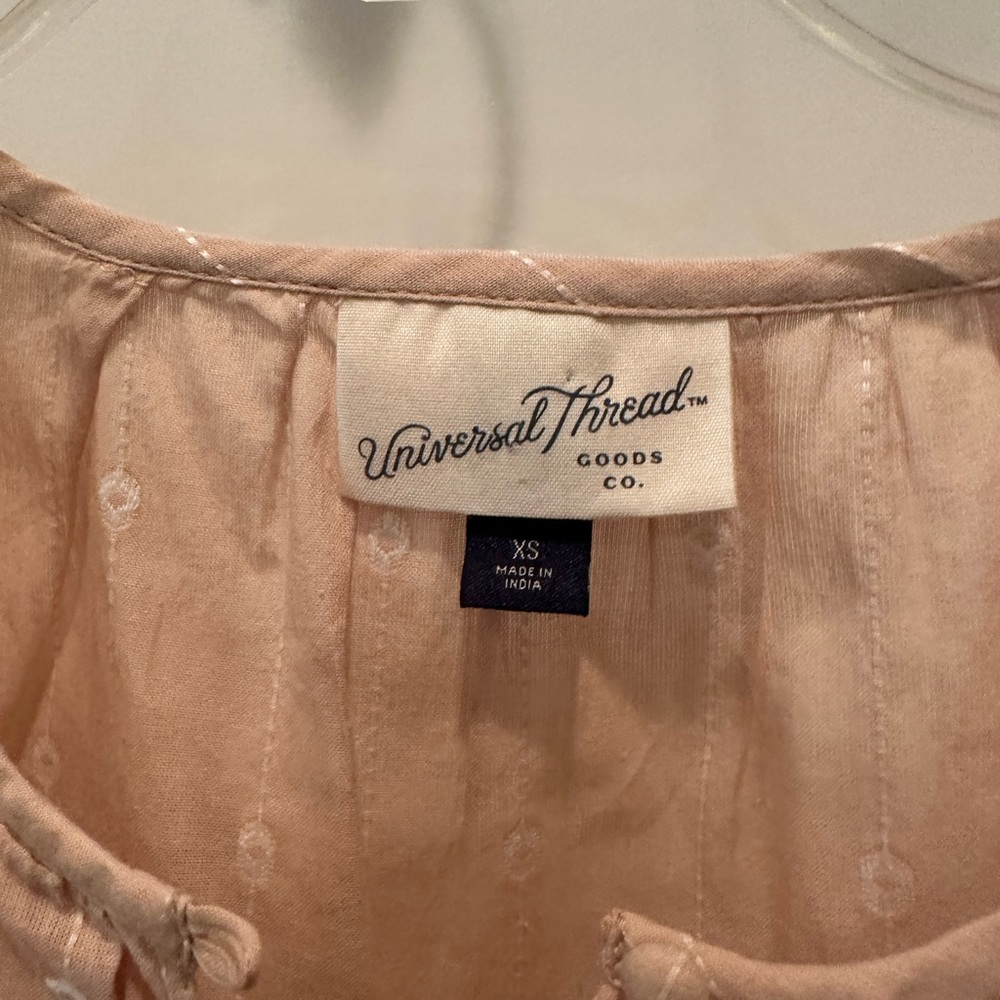 Universal Thread Embroidered Top - Picture 2 of 3